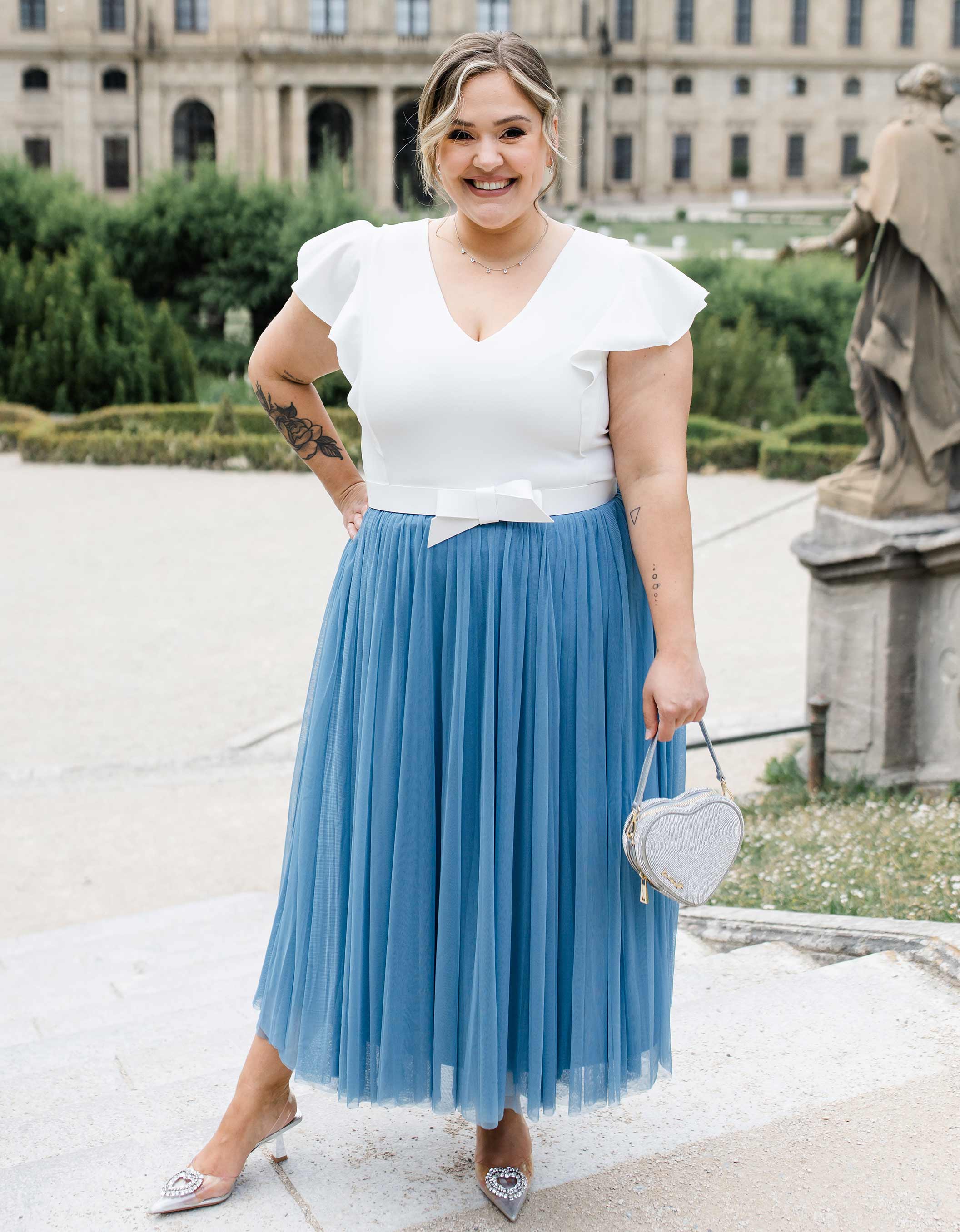 andcompliments_online_shop_brautmode_tulle_skirt_tuellrock_tuell_braut_hochzeit_online_shoppen_body_blauer rock_blau_standesamt